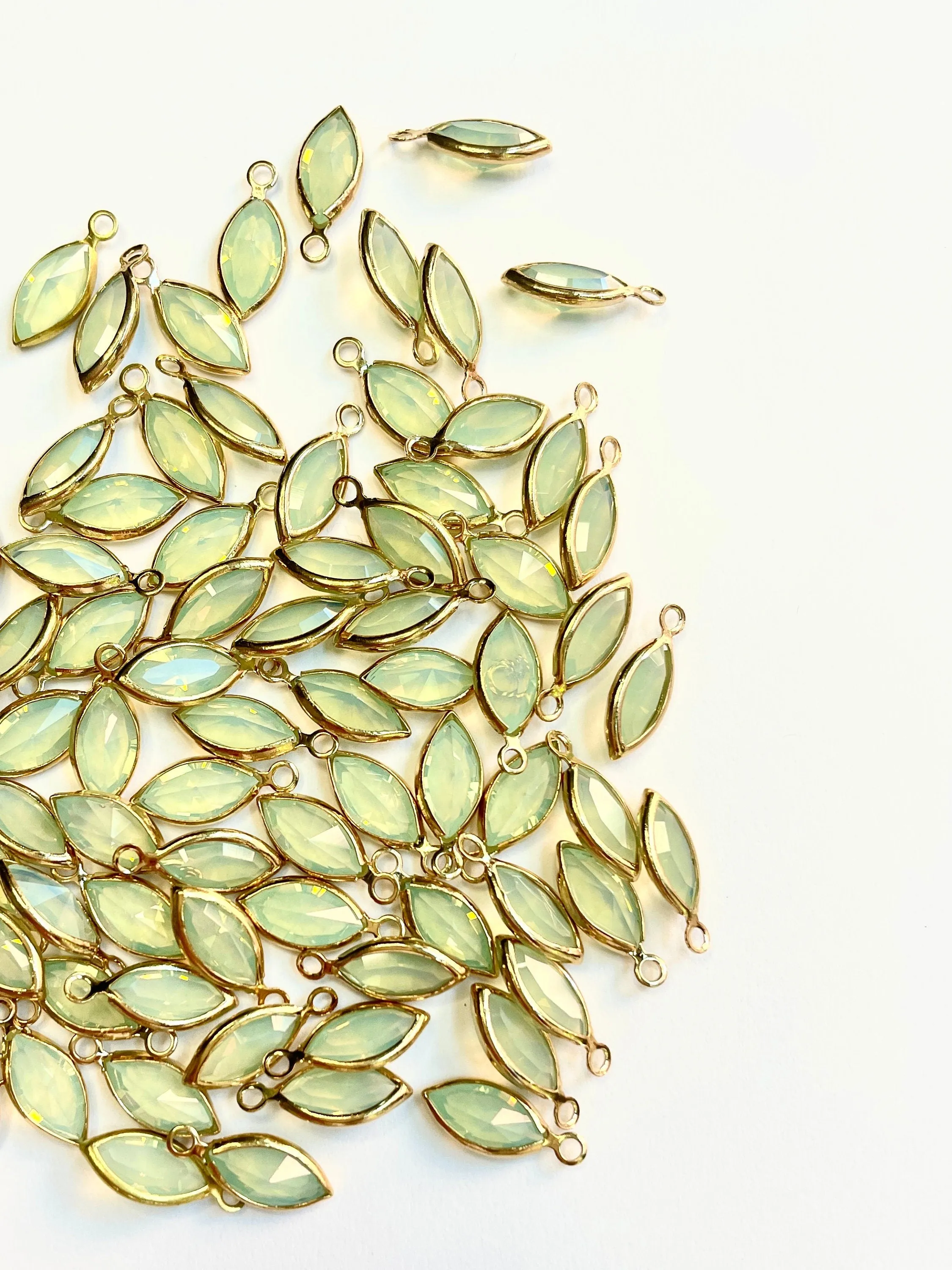 25 pieces of Swarovski Channel Charm in Chrysolite Opal/Gold 10mmx5mm