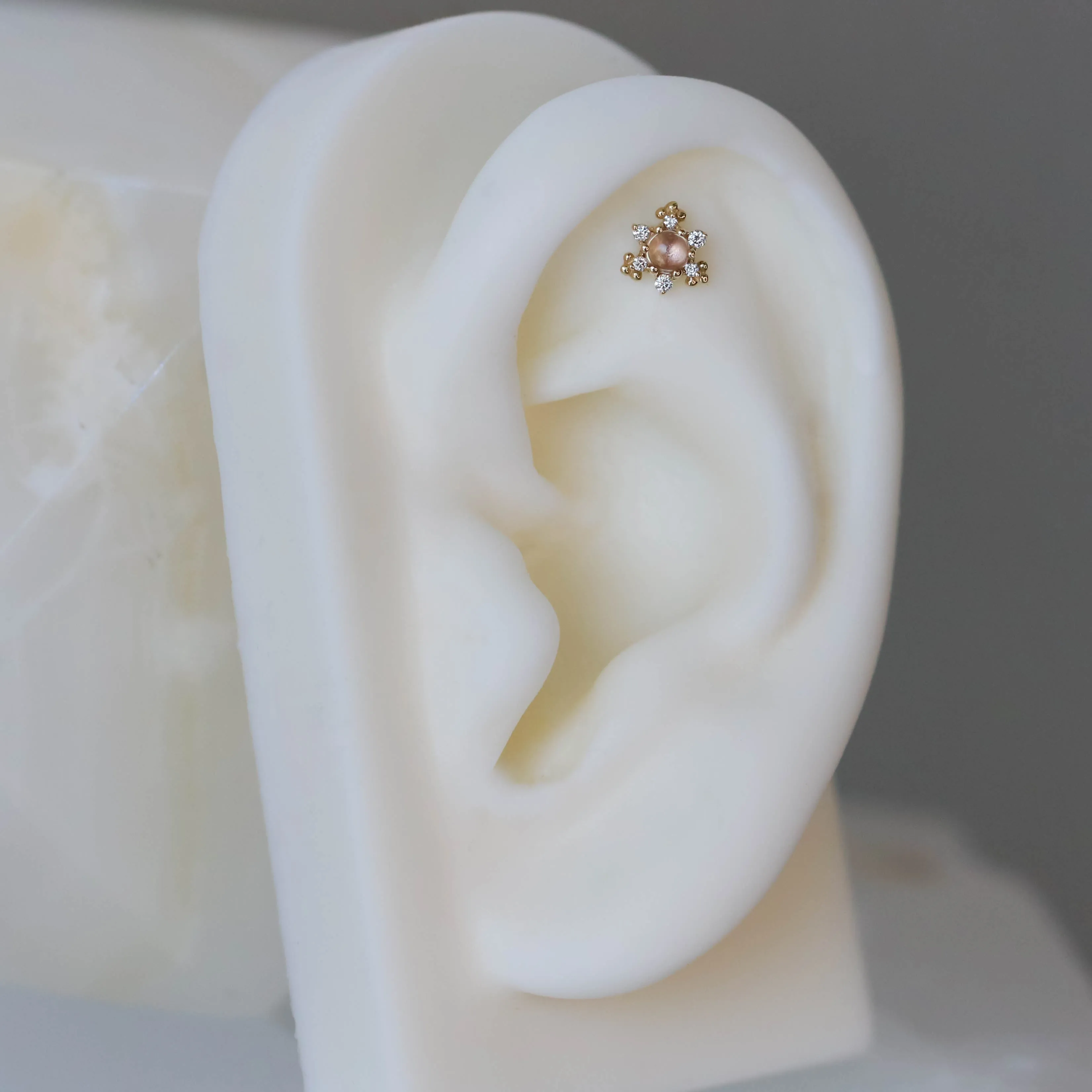 Bayle with Oregon Sunstone and Diamonds 18g/16g Threaded End