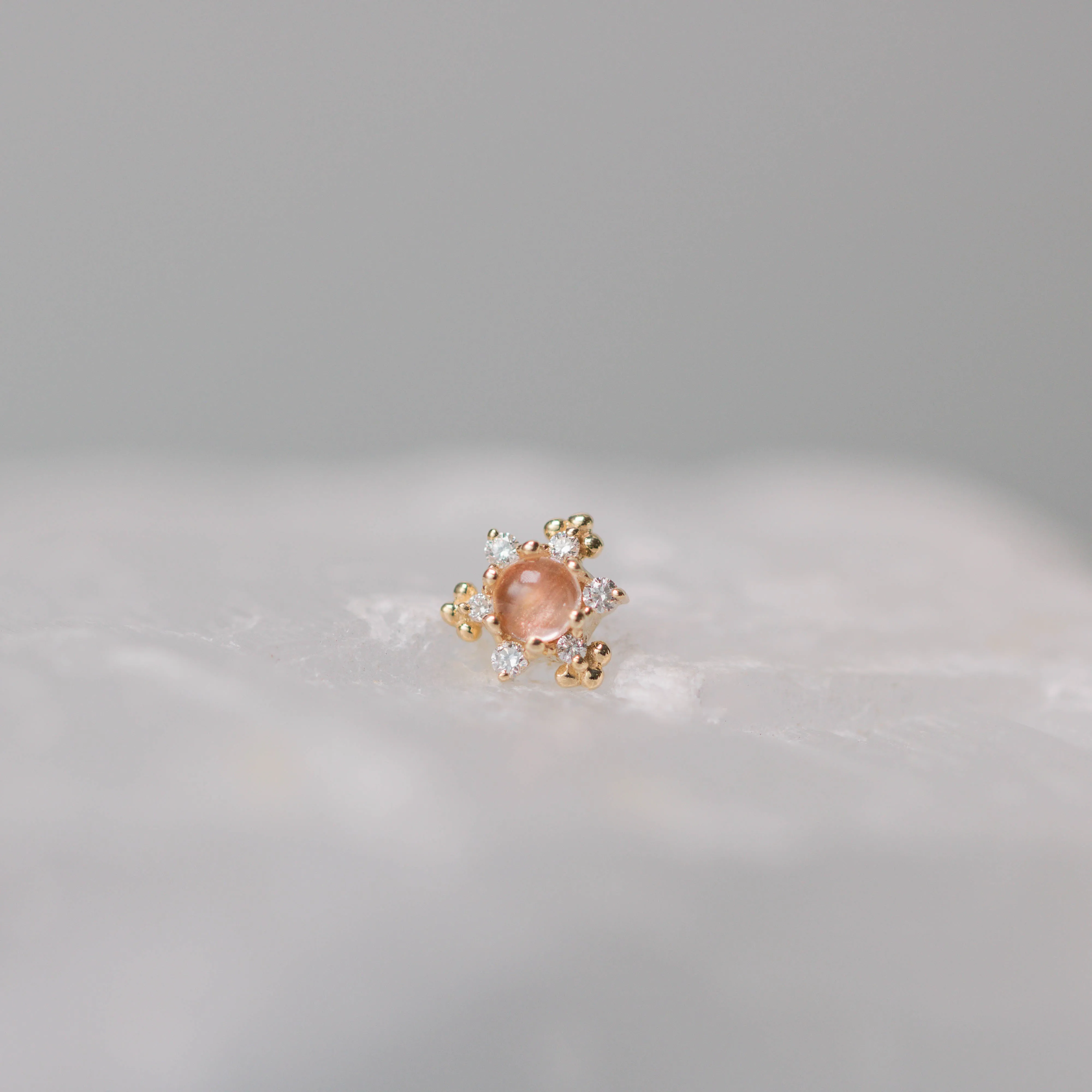 Bayle with Oregon Sunstone and Diamonds 18g/16g Threaded End