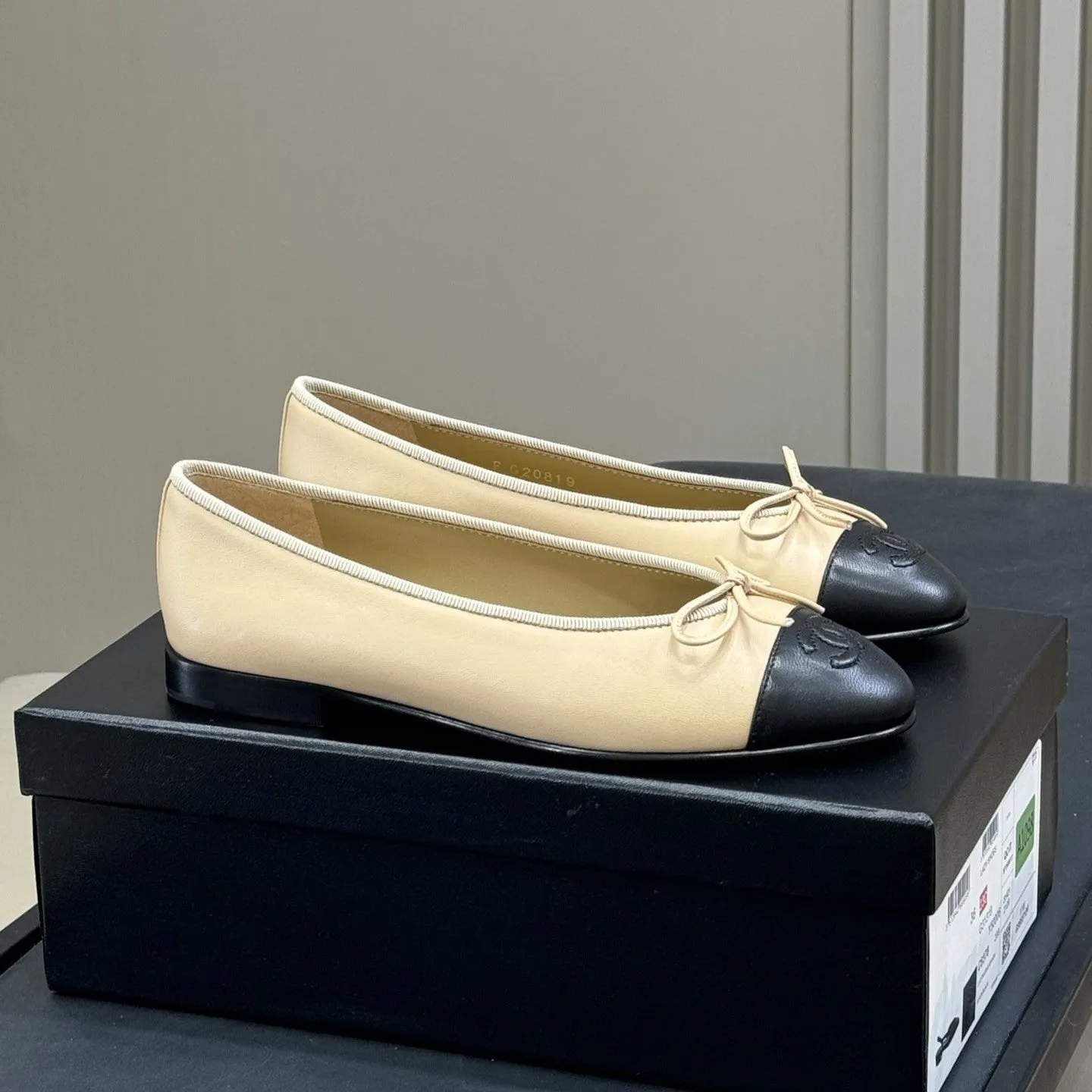 CC Classic Ballet Flats Beige Black Lambskin 282276