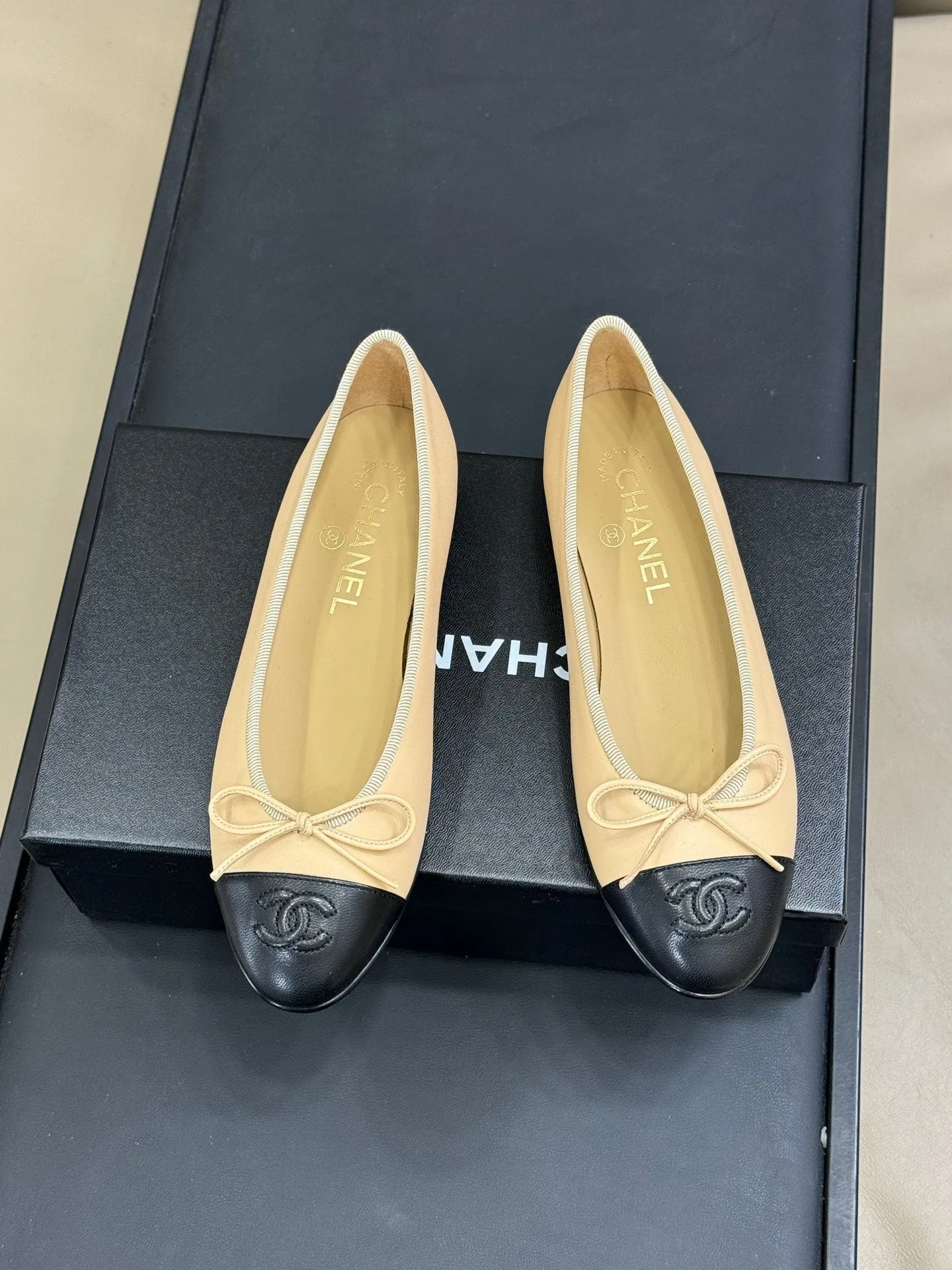 CC Classic Ballet Flats Beige Black Lambskin 282276