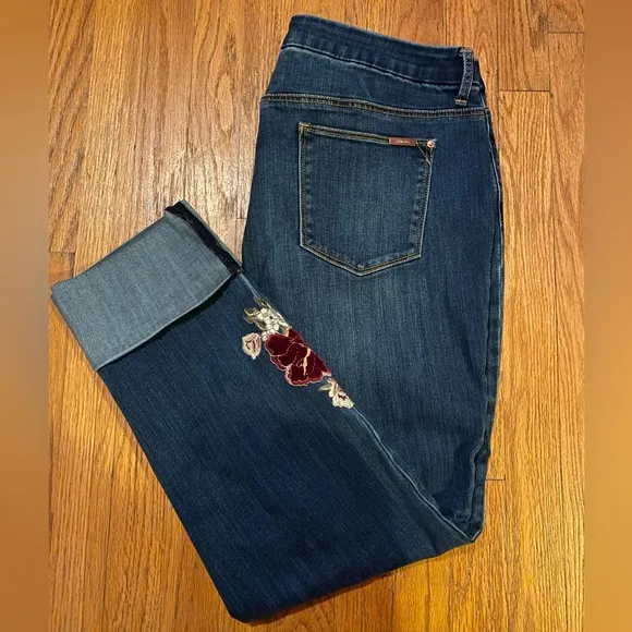 Chico's So Slimming Diamond Fit Girlfriend Ankle Jeans With Rose Embroidery 14