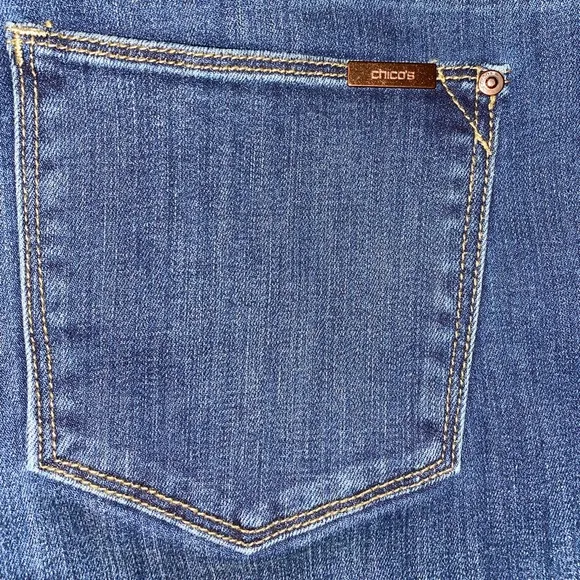 Chico's So Slimming Diamond Fit Girlfriend Ankle Jeans With Rose Embroidery 14
