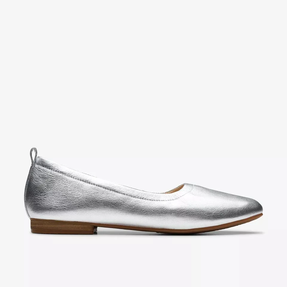 Clarks Women's Fawna Soft Silver Metallic 26181227