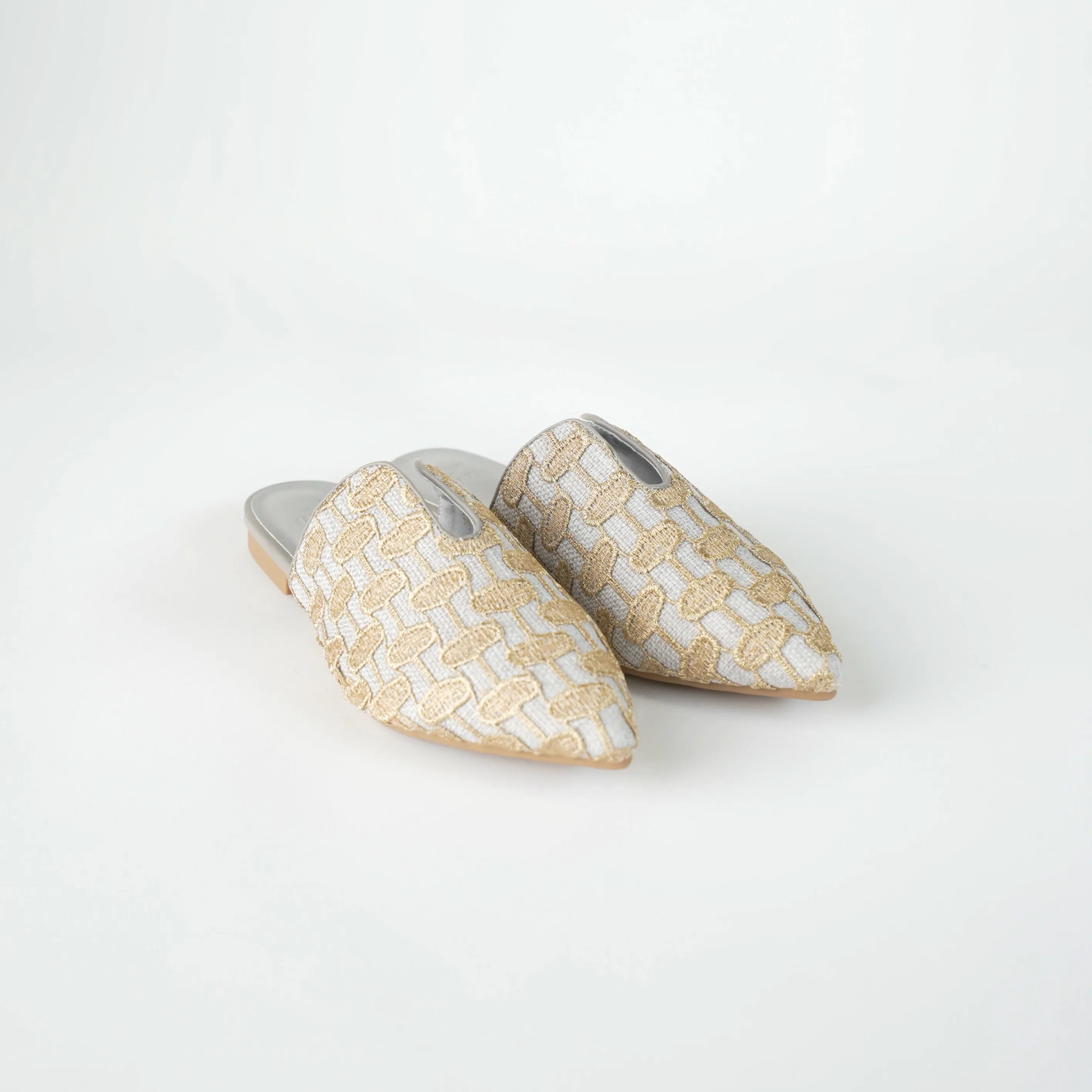 Flat mule