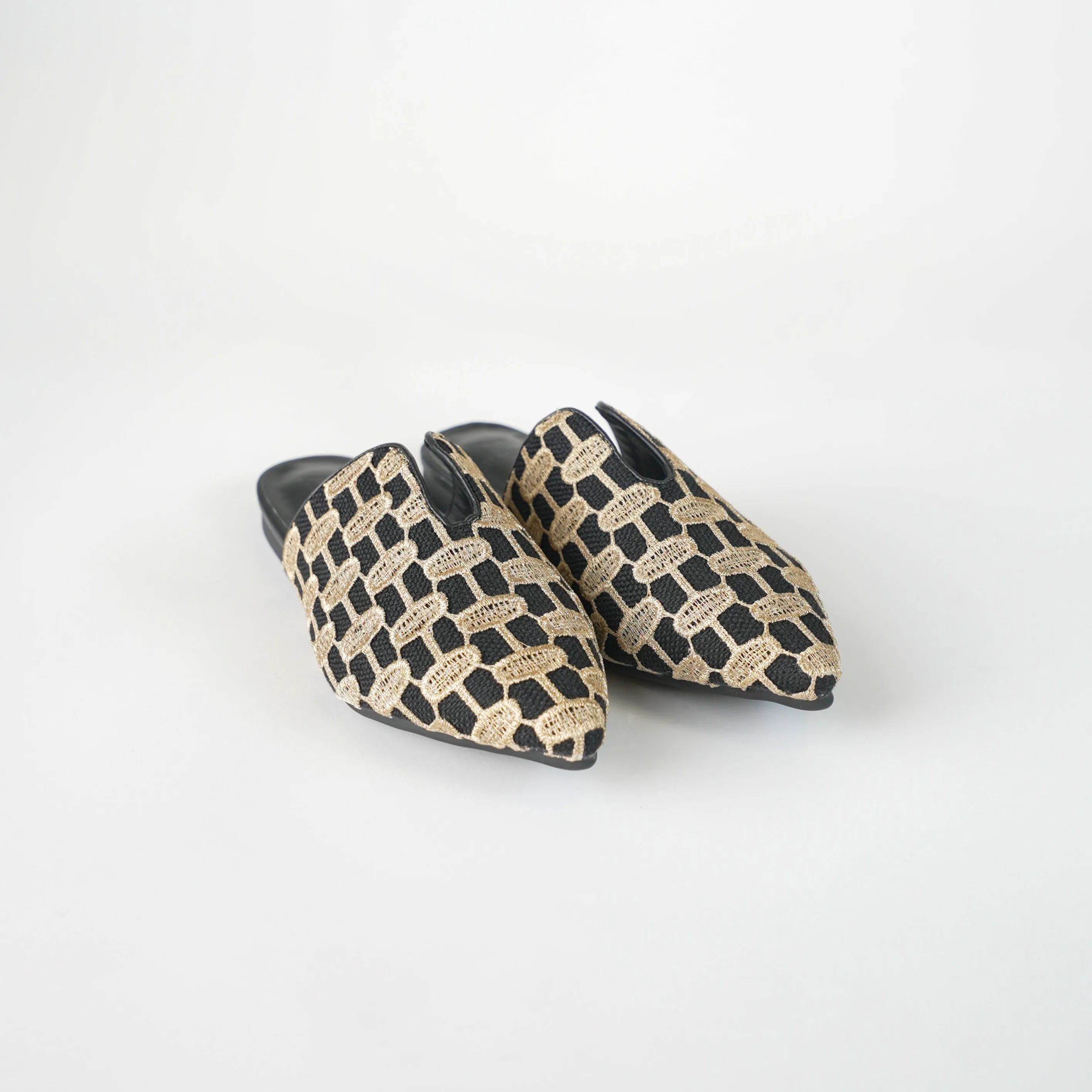 Flat mule
