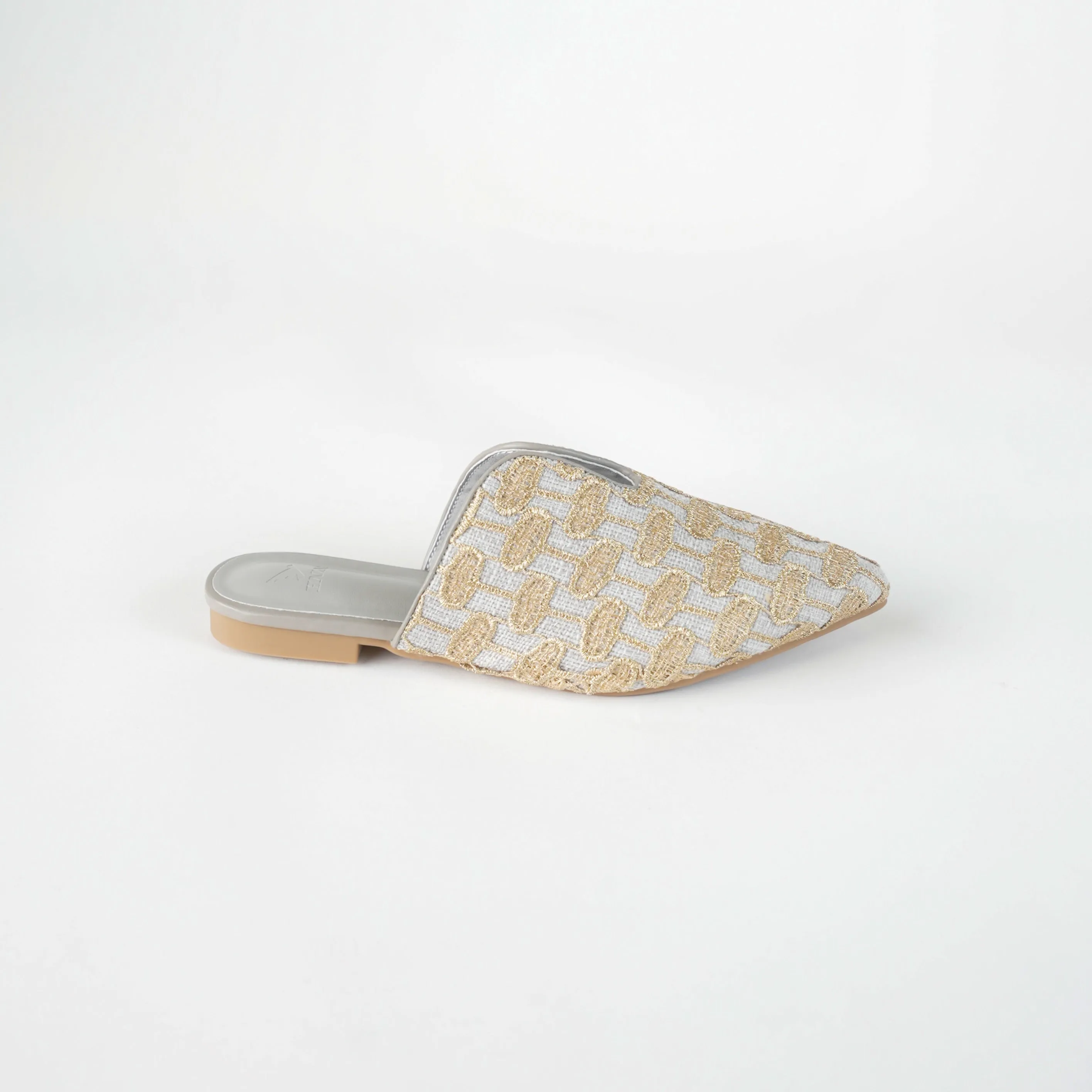 Flat mule