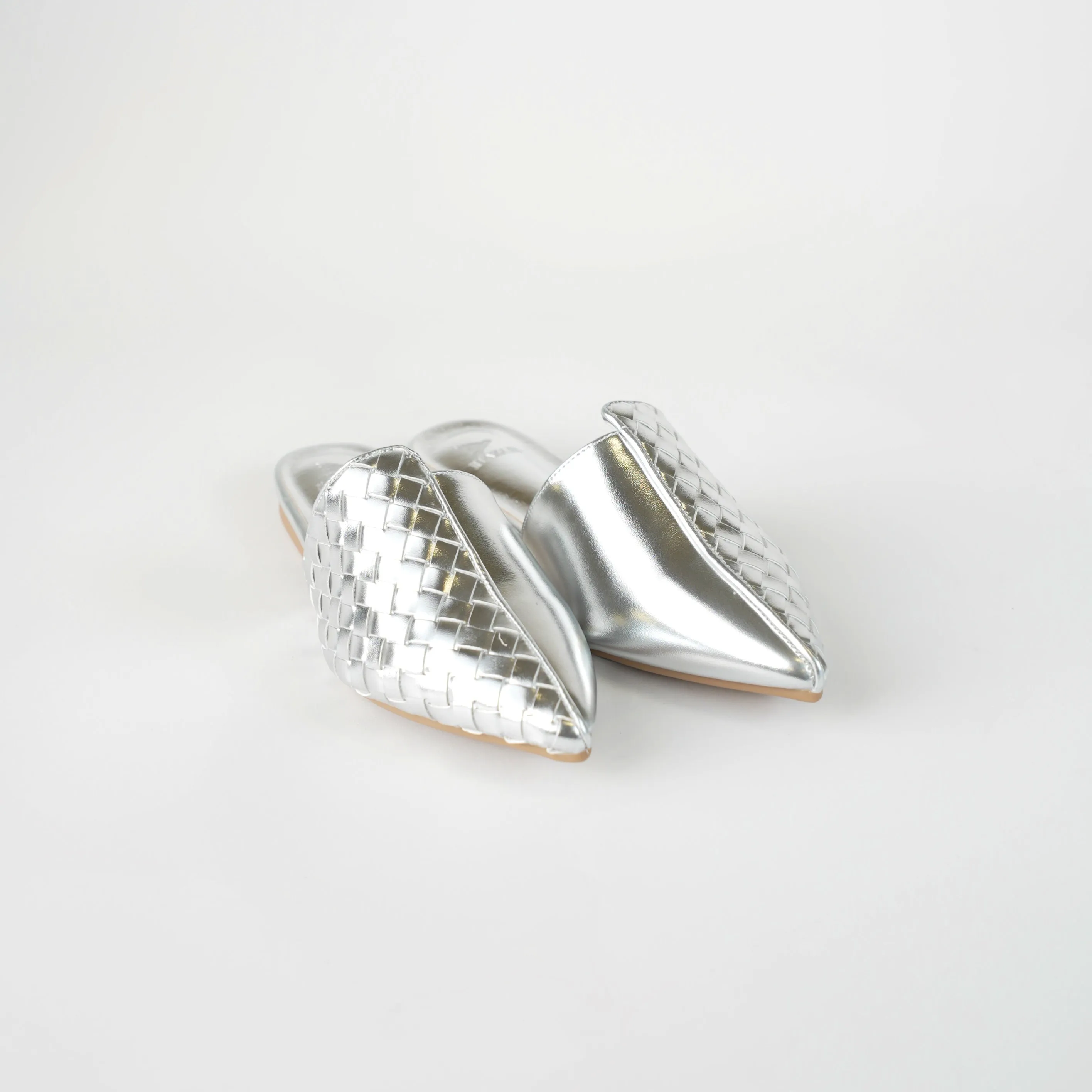 Flat mule