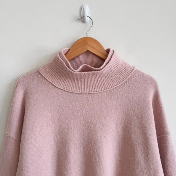 FREE PEOPLE • Afterglow Mock Neck Sweater in Ballet • Medium