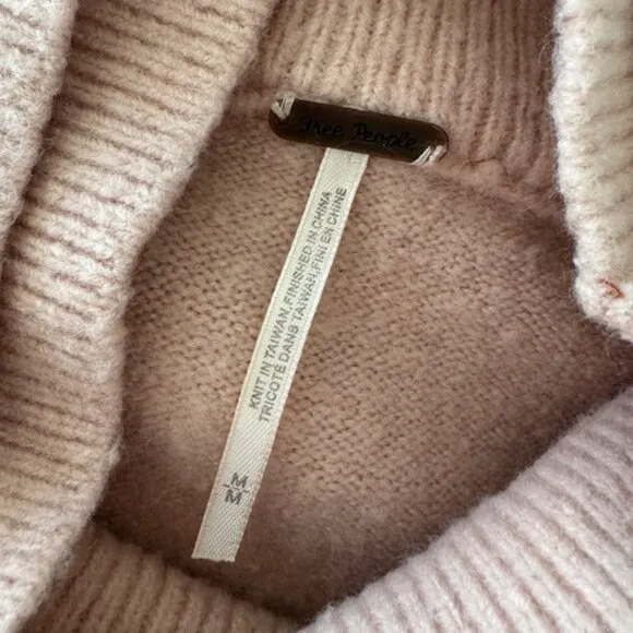 FREE PEOPLE • Afterglow Mock Neck Sweater in Ballet • Medium