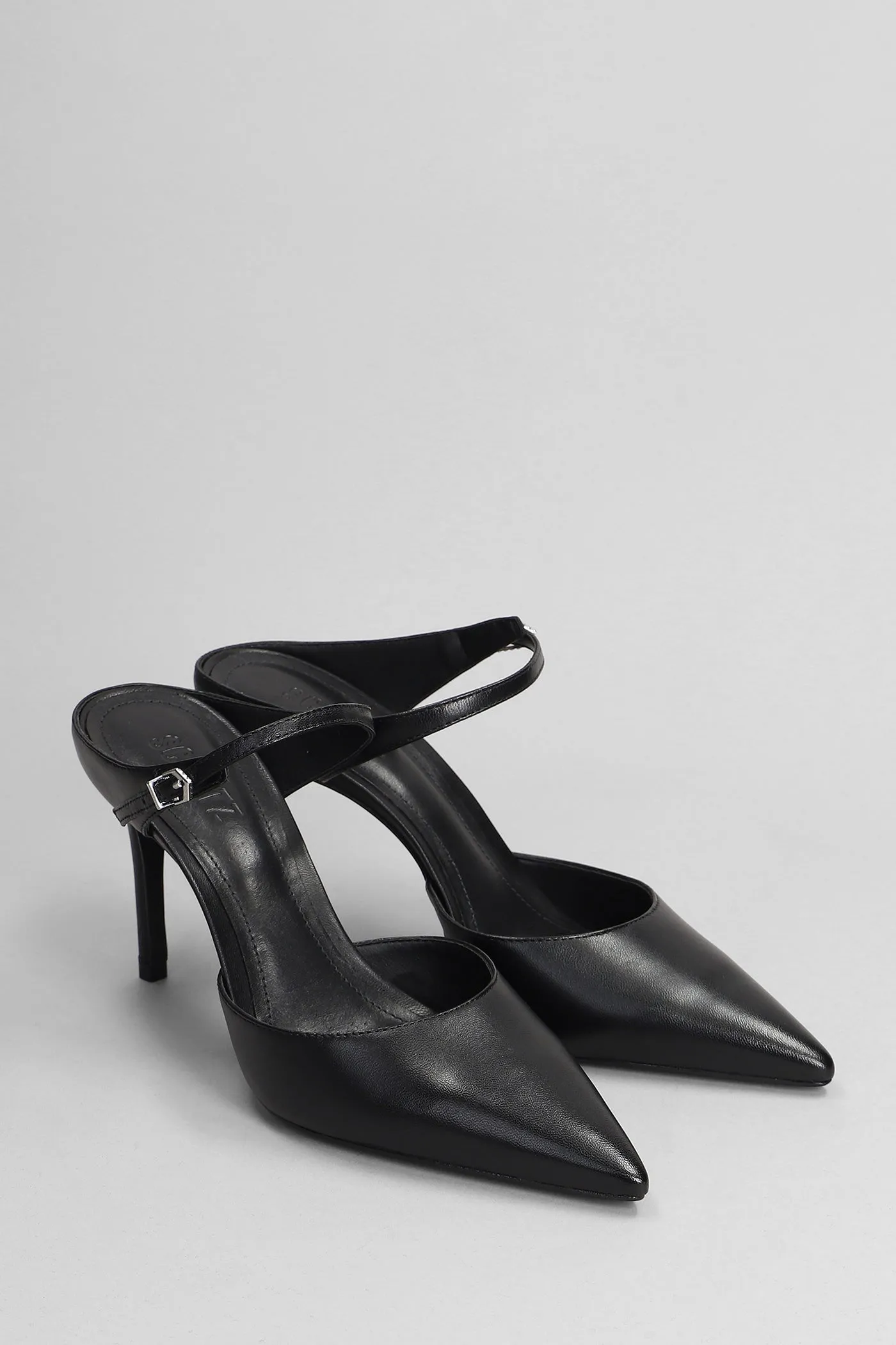 Laura Mule Slipper-Mule in black leather