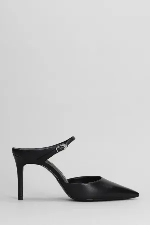 Laura Mule Slipper-Mule in black leather