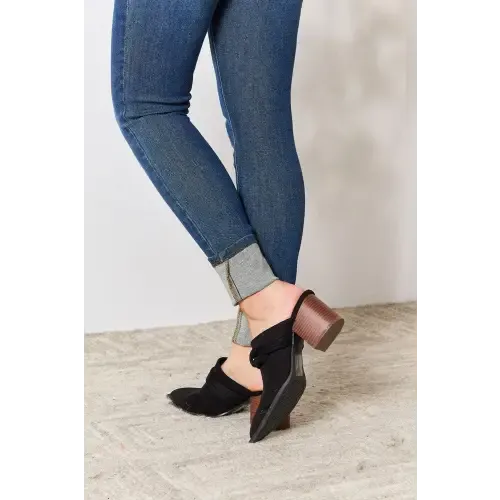 Pointed-Toe Mules