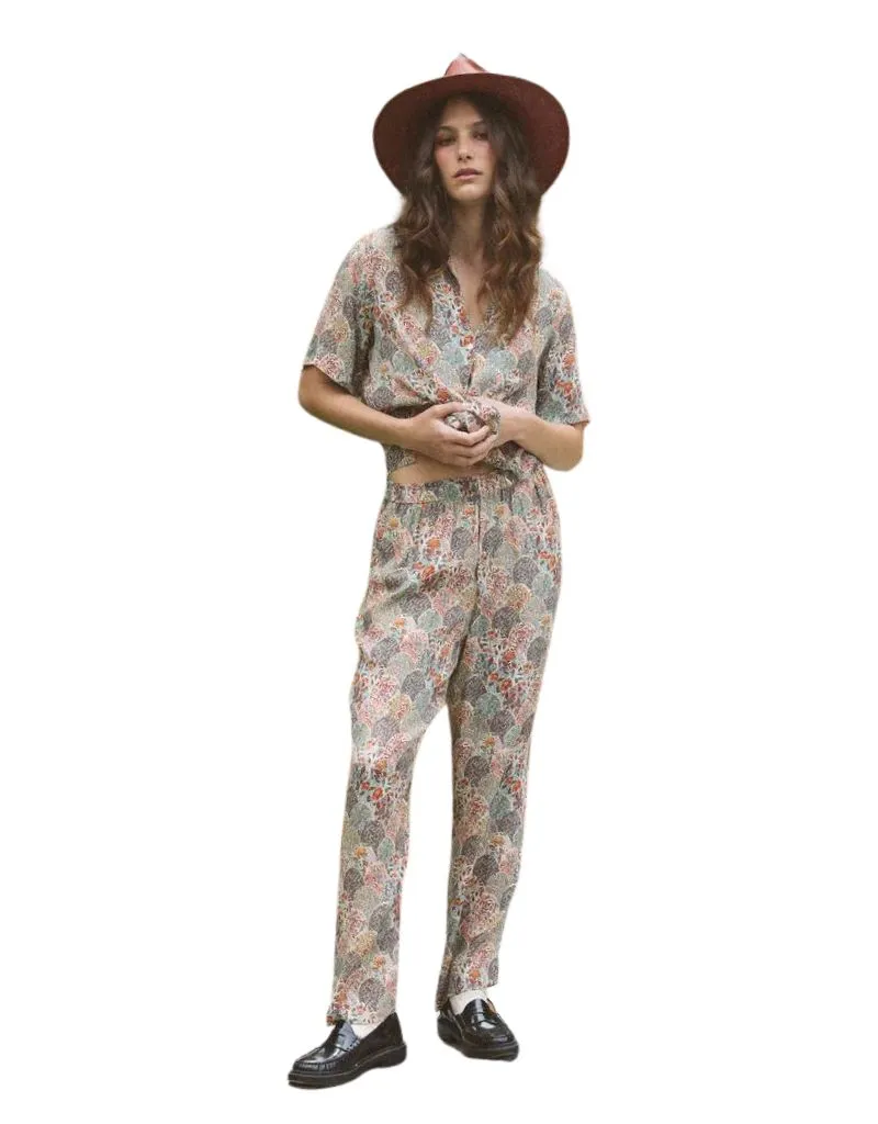 Trovata Leona Pant in Desert Scallop