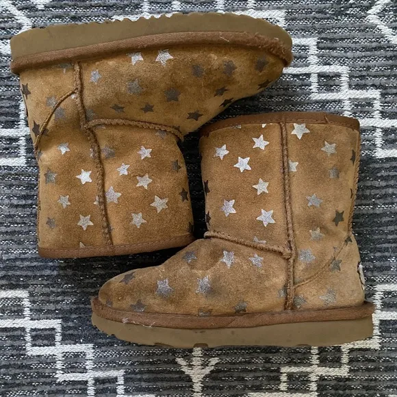 UGG boots children’s size 11 boys girls star print