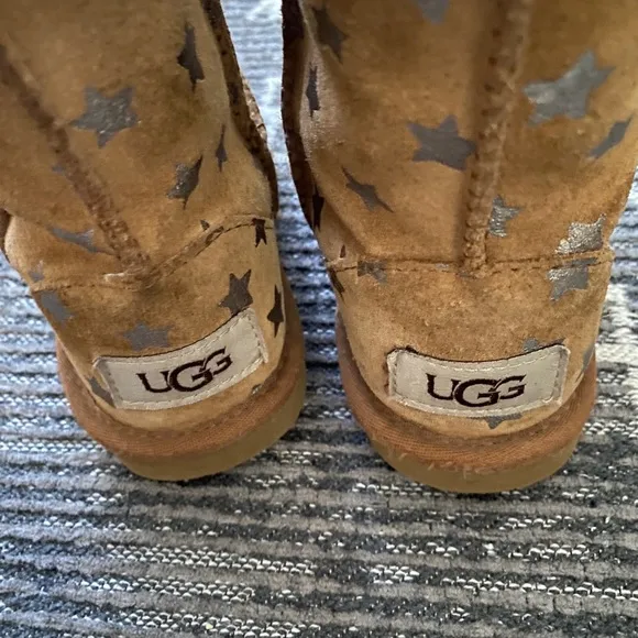 UGG boots children’s size 11 boys girls star print