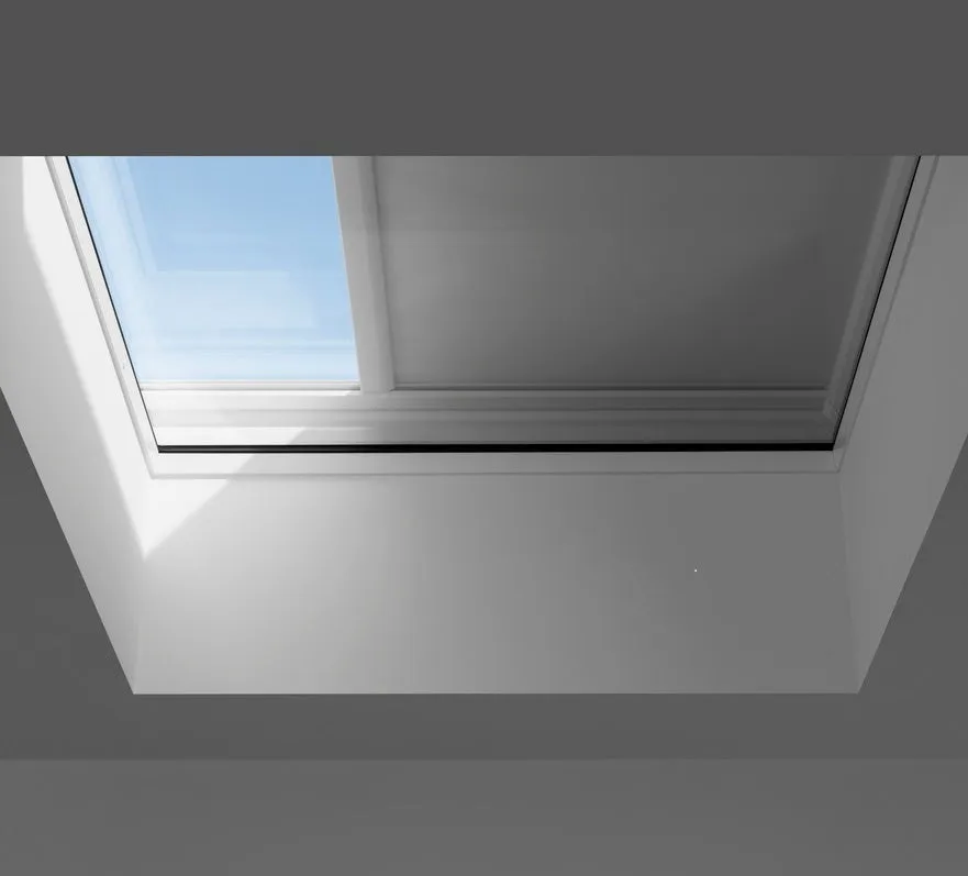 VELUX CFU 090090 0025Q Triple Glazed Fixed Flat Roof Window Base (90 x 90 cm)