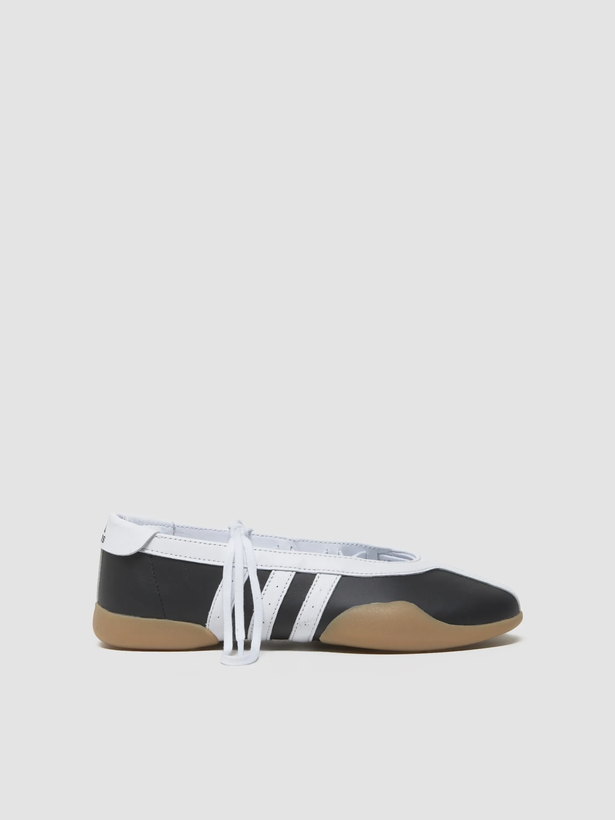 WMNS Taekwondo Mei Ballet Sneaker in Core Black & Cloud White