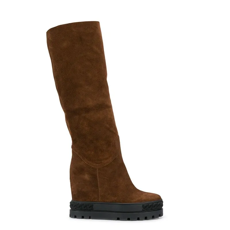 Woman Increased hidden platforms two wear mid-calf boot