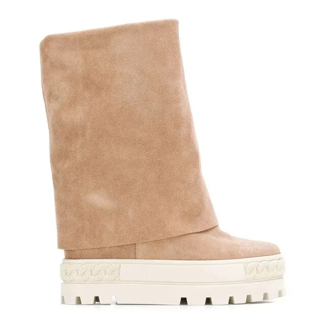 Woman Increased hidden platforms two wear mid-calf boot