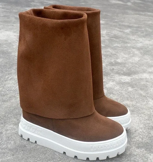 Woman Increased hidden platforms two wear mid-calf boot