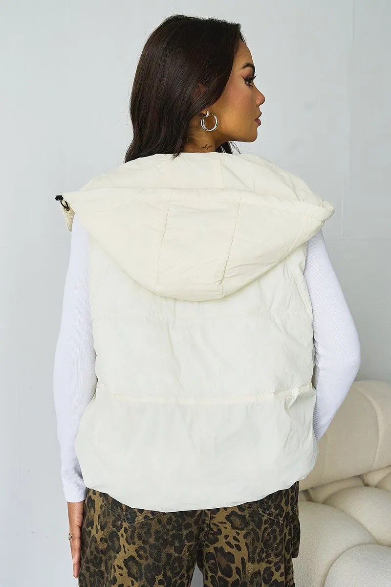 Women's Beige Fall & Winter Street Solid Color Hooded Zip-Up Thermal Vest